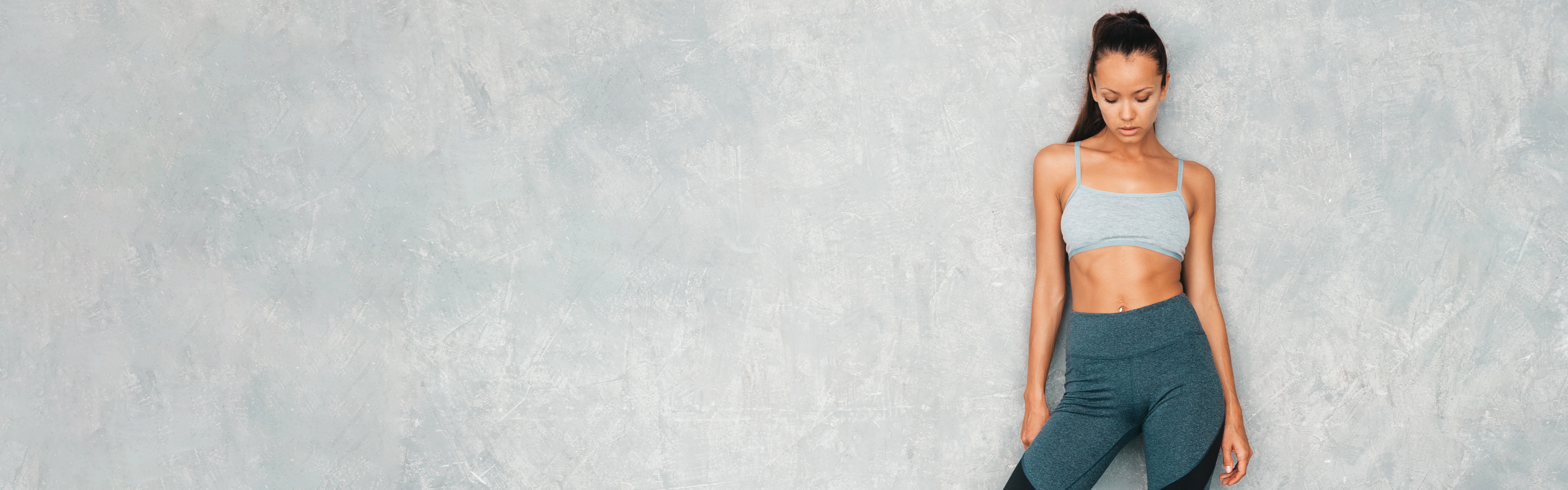 Lady with an aesthetic pose.